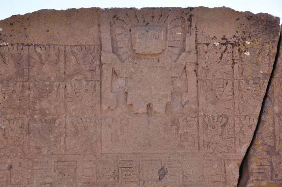 Deuses e calendários pictografados na Porta do Sol, nas ruínas de Tiahuanaco, na Bolívia